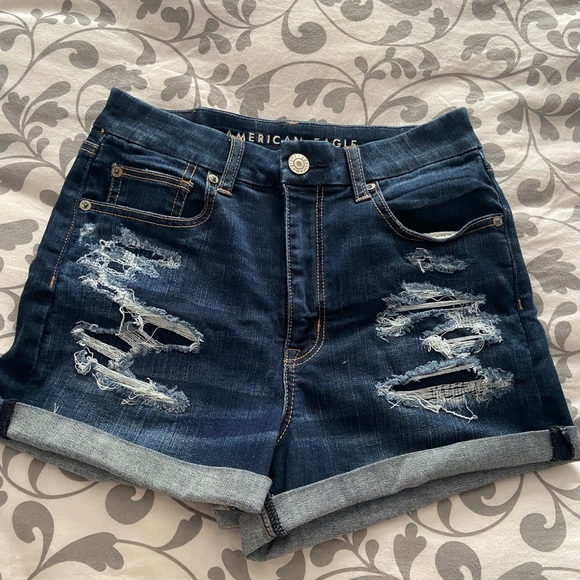 DARK WASH DISTRESSED AE SHORTS - Picture 1 of 4